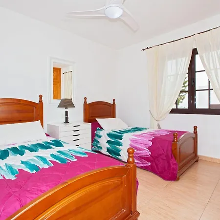 Villa Delightful 4 Bedrooms Large Private Pool Ellen Costa Teguise