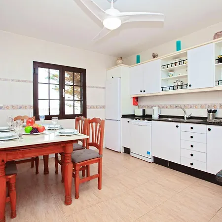 Delightful 4 Bedrooms Large Private Pool Ellen Lanzarote
