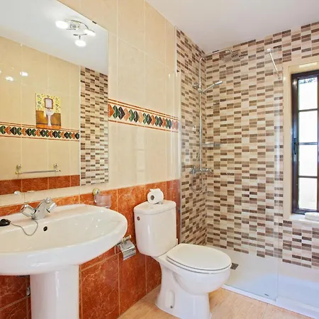 Delightful 4 Bedrooms Large Private Pool Ellen Villa