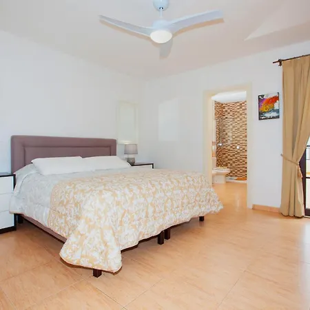 Delightful 4 Bedrooms Large Private Pool Ellen Costa Teguise