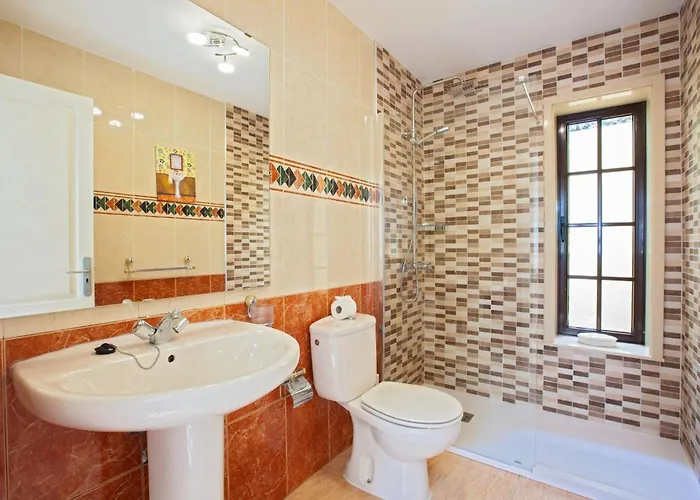 Delightful 4 Bedrooms Large Private Pool Ellen Βίλα